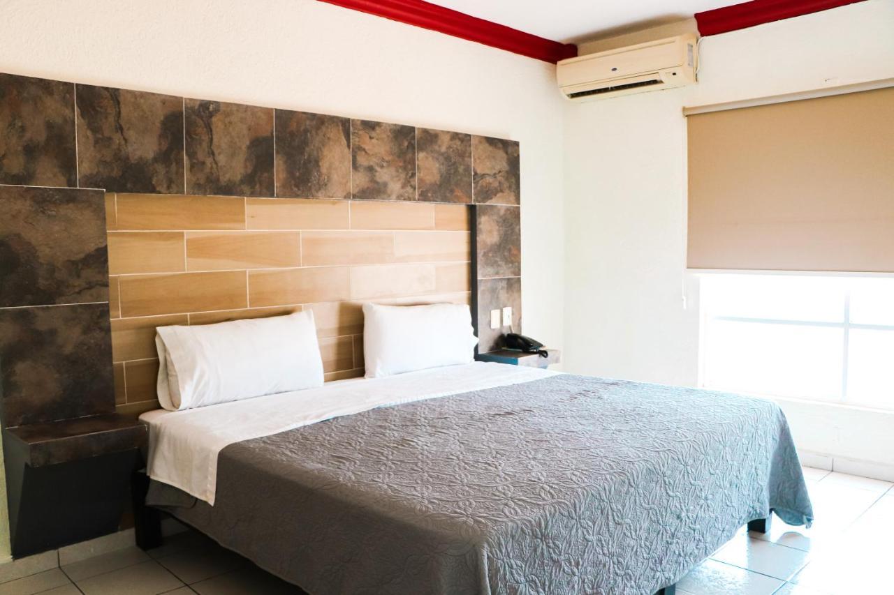 Hotel Gina Tecomán 外观 照片