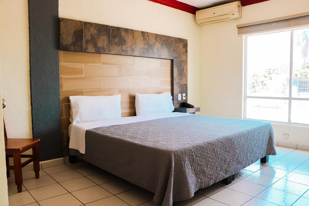 Hotel Gina Tecomán 外观 照片