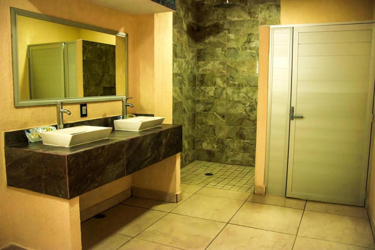 Hotel Gina Tecomán 外观 照片