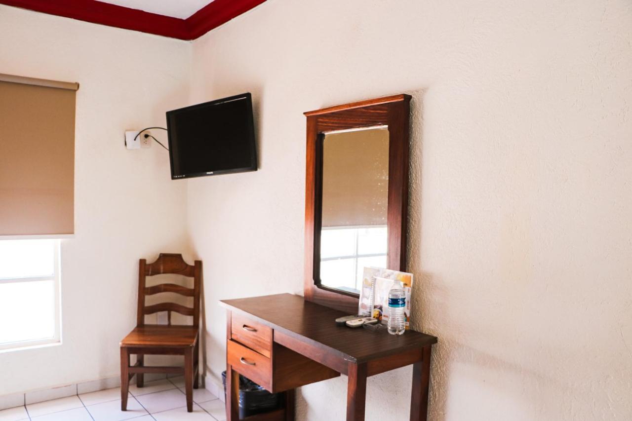 Hotel Gina Tecomán 外观 照片